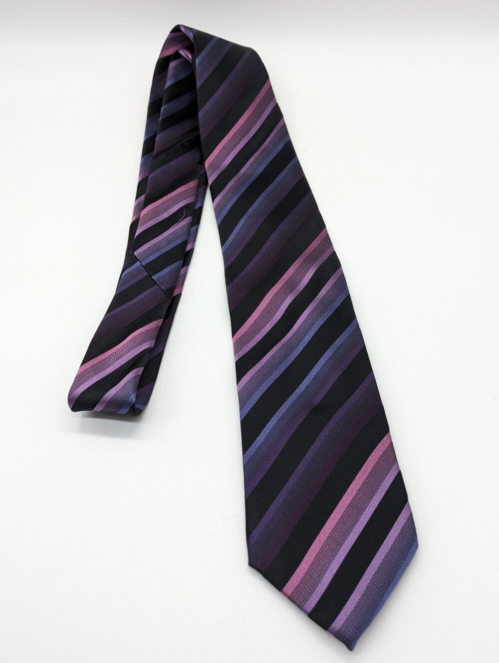Kenneth Cole Reaction Purple Black Striped Silk Mens Neck Tie